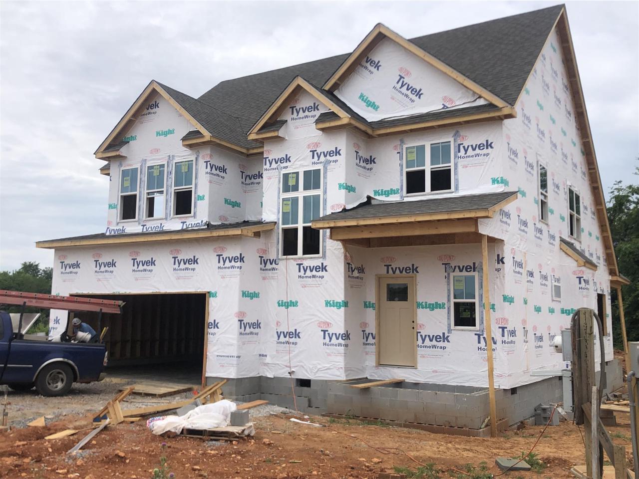 456 Farmington - Photo 1