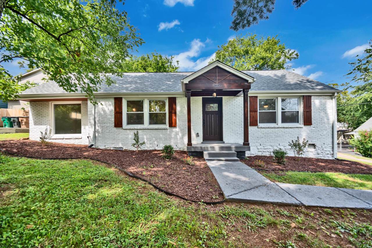 1802 Sherwood Ln - Photo 1