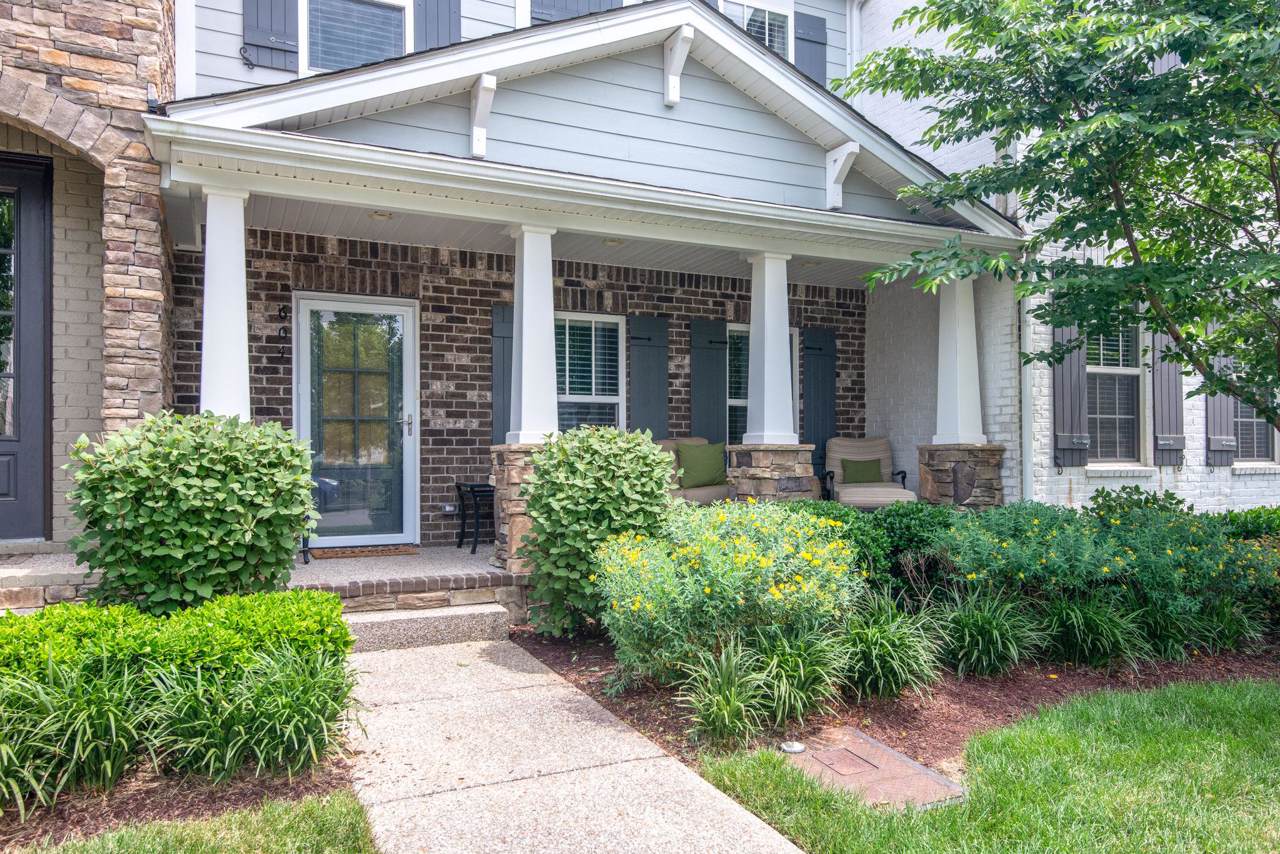 604 Cobert Ln - Photo 1