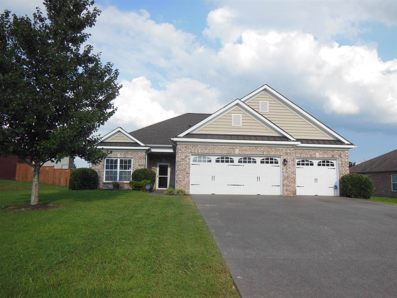 211 Remington Ave - Photo 1