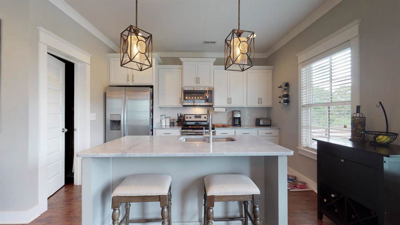 1209 Davidson St - Photo 1