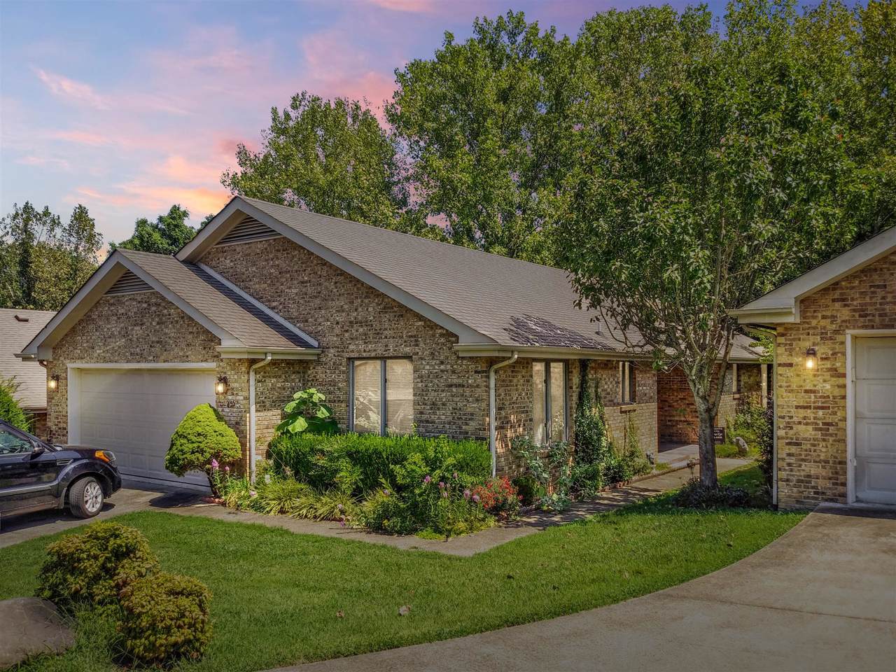 455 Country Club Ct - Photo 1