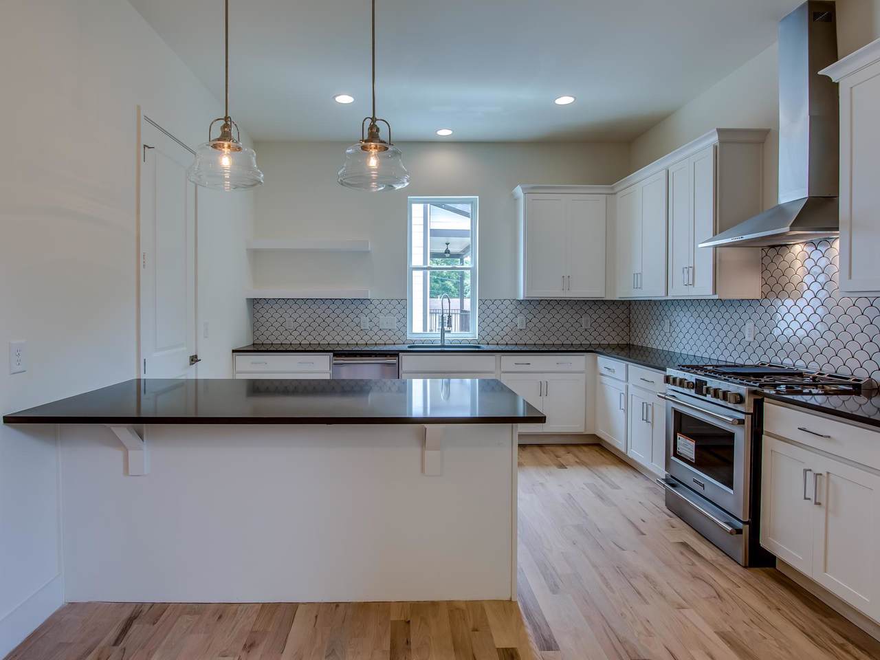 643 Vernon Ave., Unit 4 - Photo 1