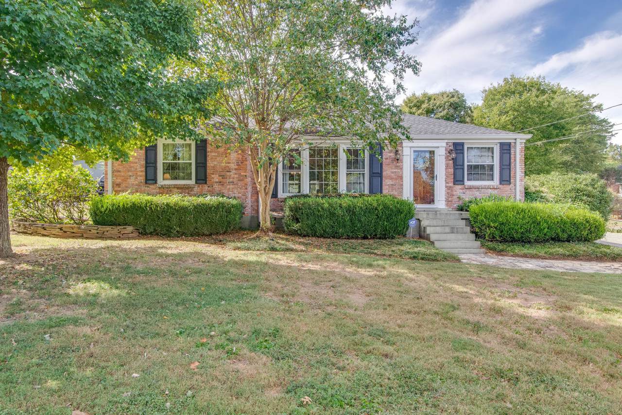 2212 Ravenwood Drive - Photo 1