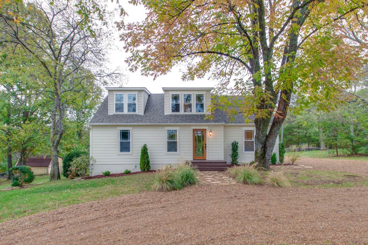 1207 Creekside Dr - Photo 1
