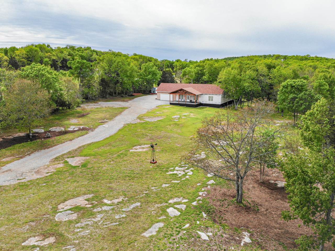 8059 Valley View Rd - Photo 1