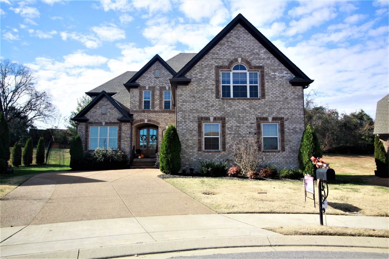 1011 Broughton Pl - Photo 1