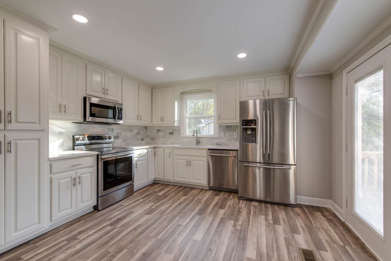 115 Connor Dr - Photo 1