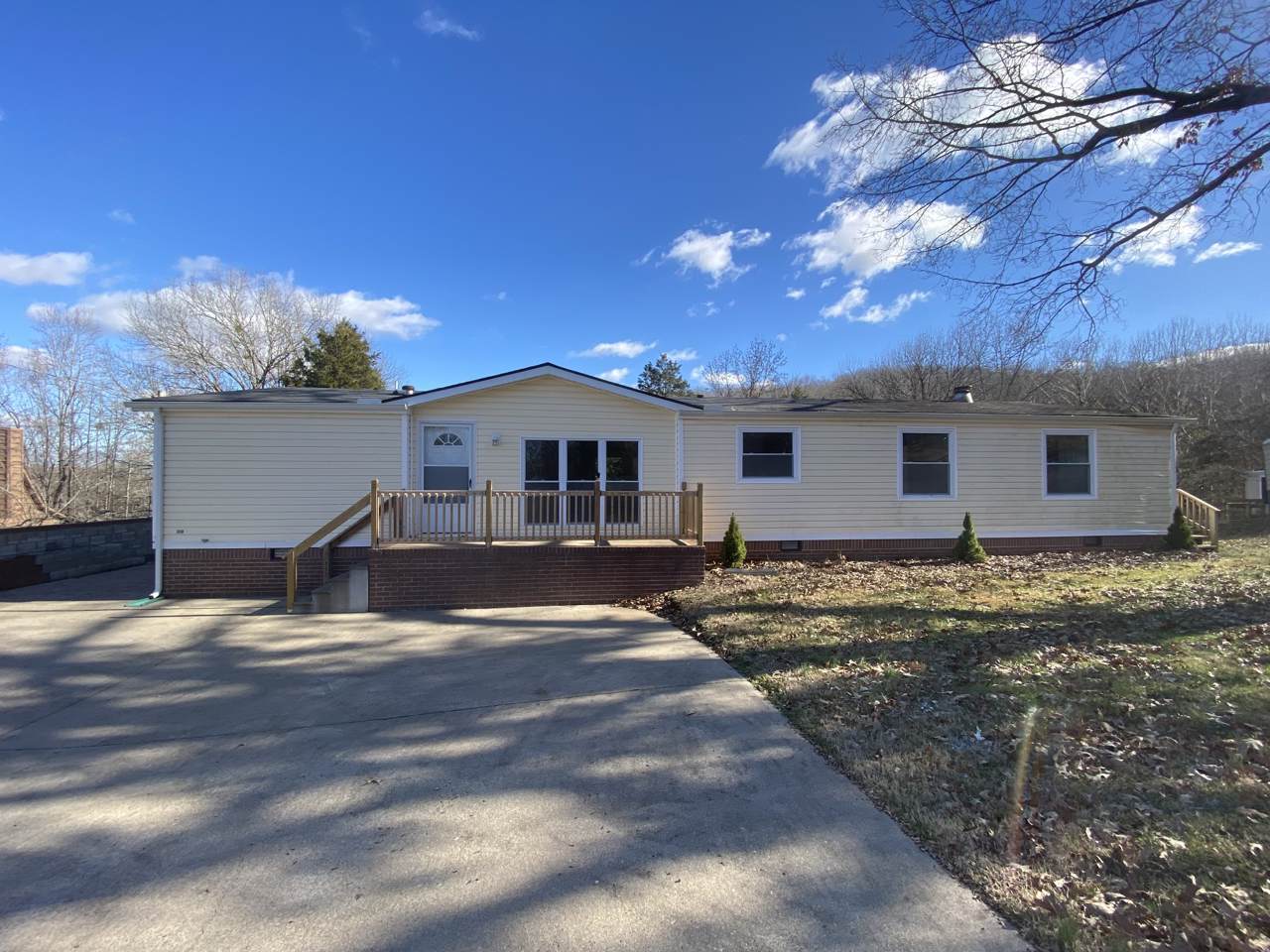 206 Lakeshore Dr - Photo 1