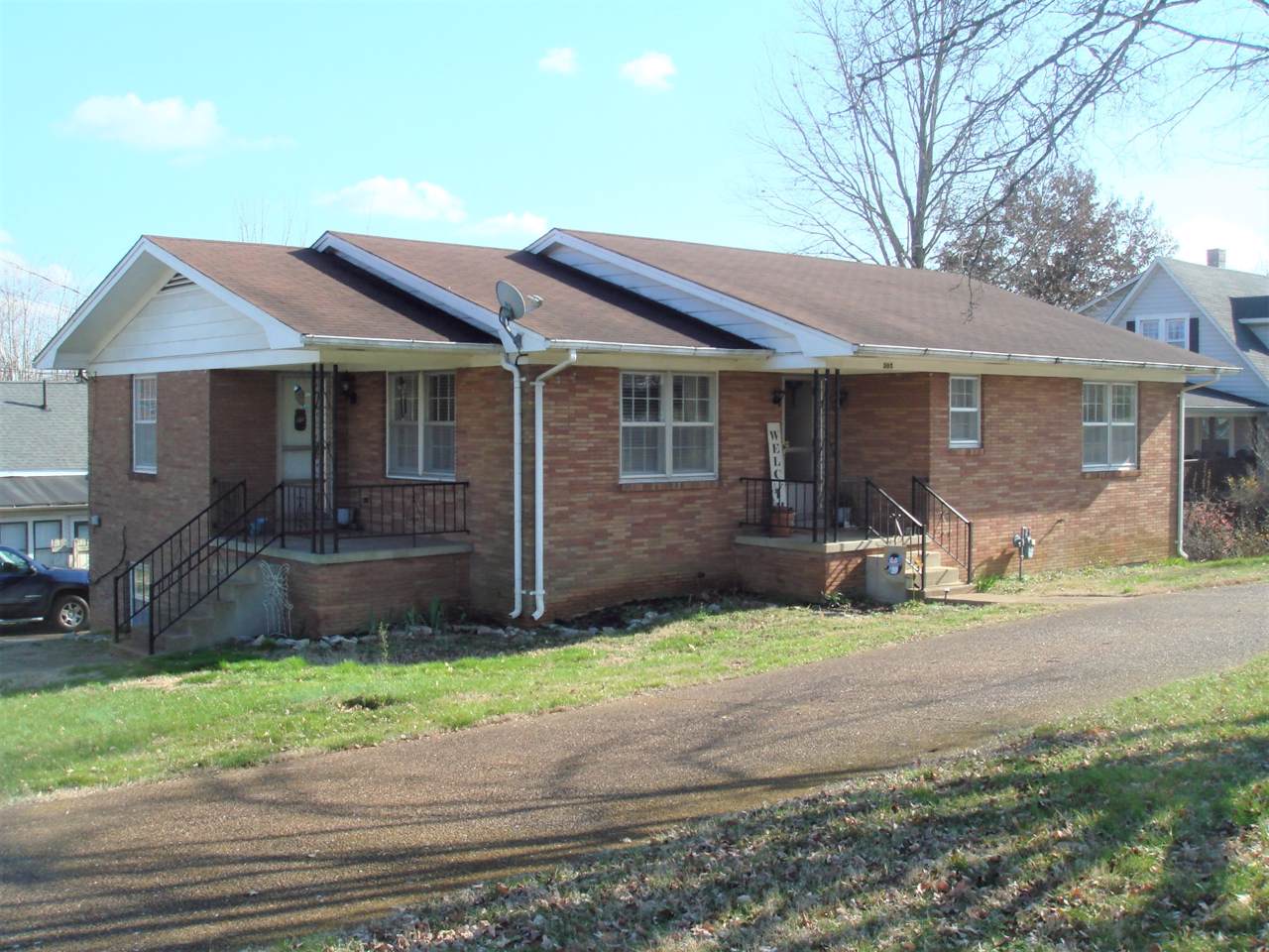 205 S 6Th St - Photo 1