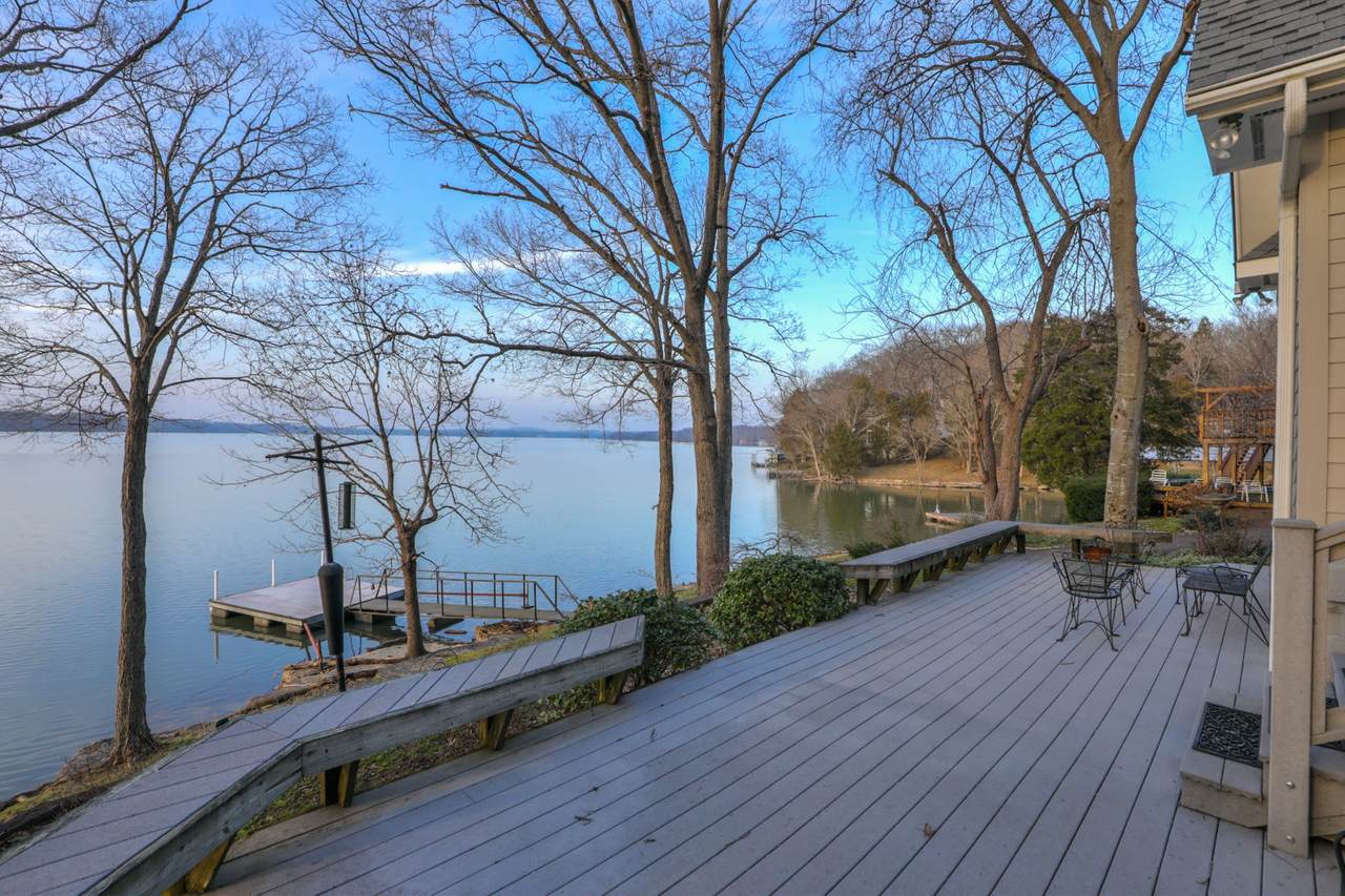415 Beacon Hill Dr - Photo 1