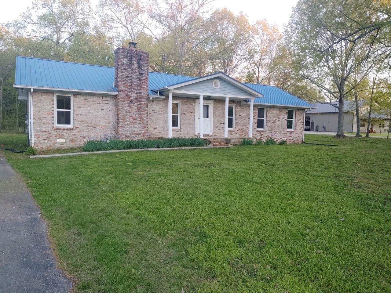 2689 Cat Creek Rd - Photo 1