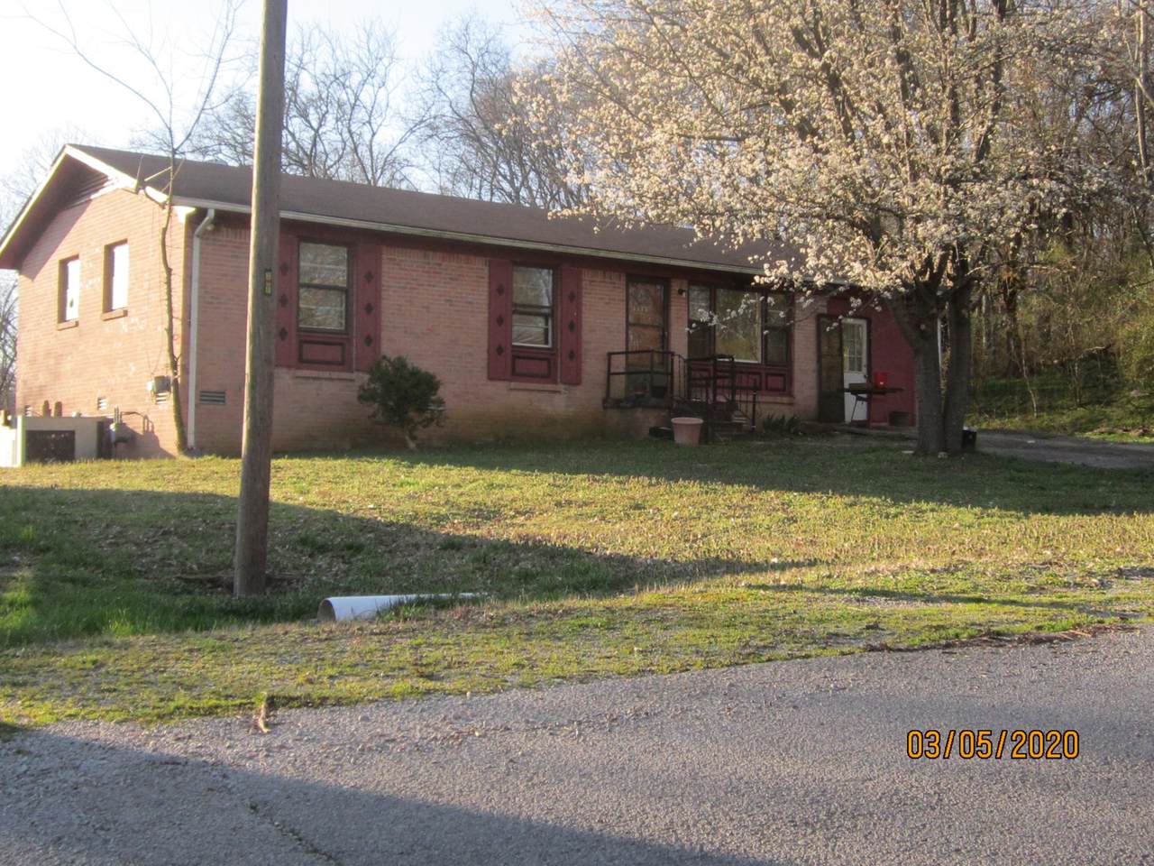 1168 Bledsoe Rd - Photo 1