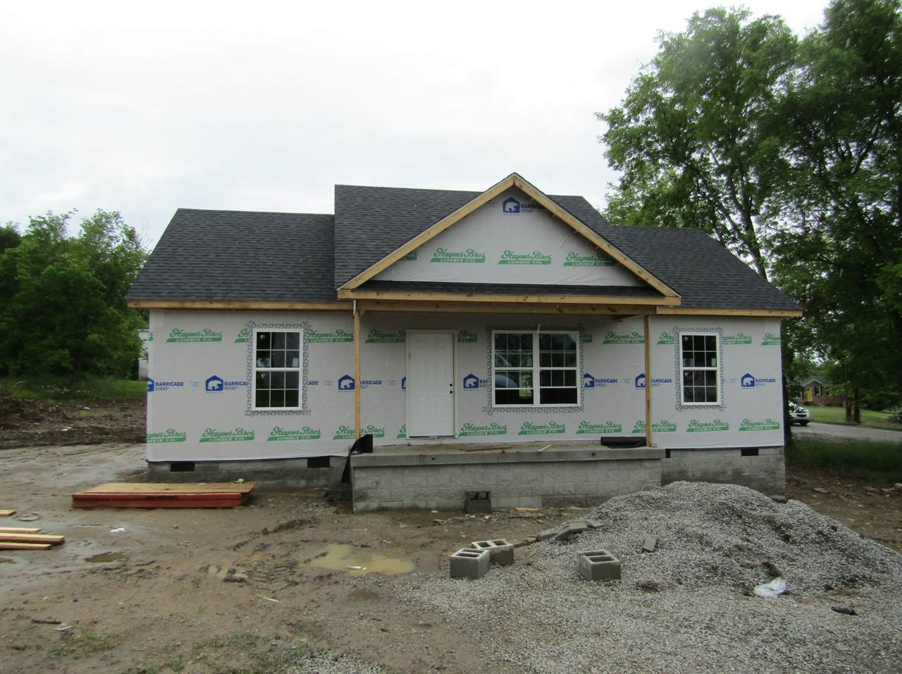 714 Marshall St - Photo 1