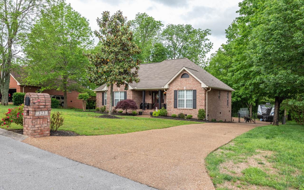 323 Bayhill Dr - Photo 1