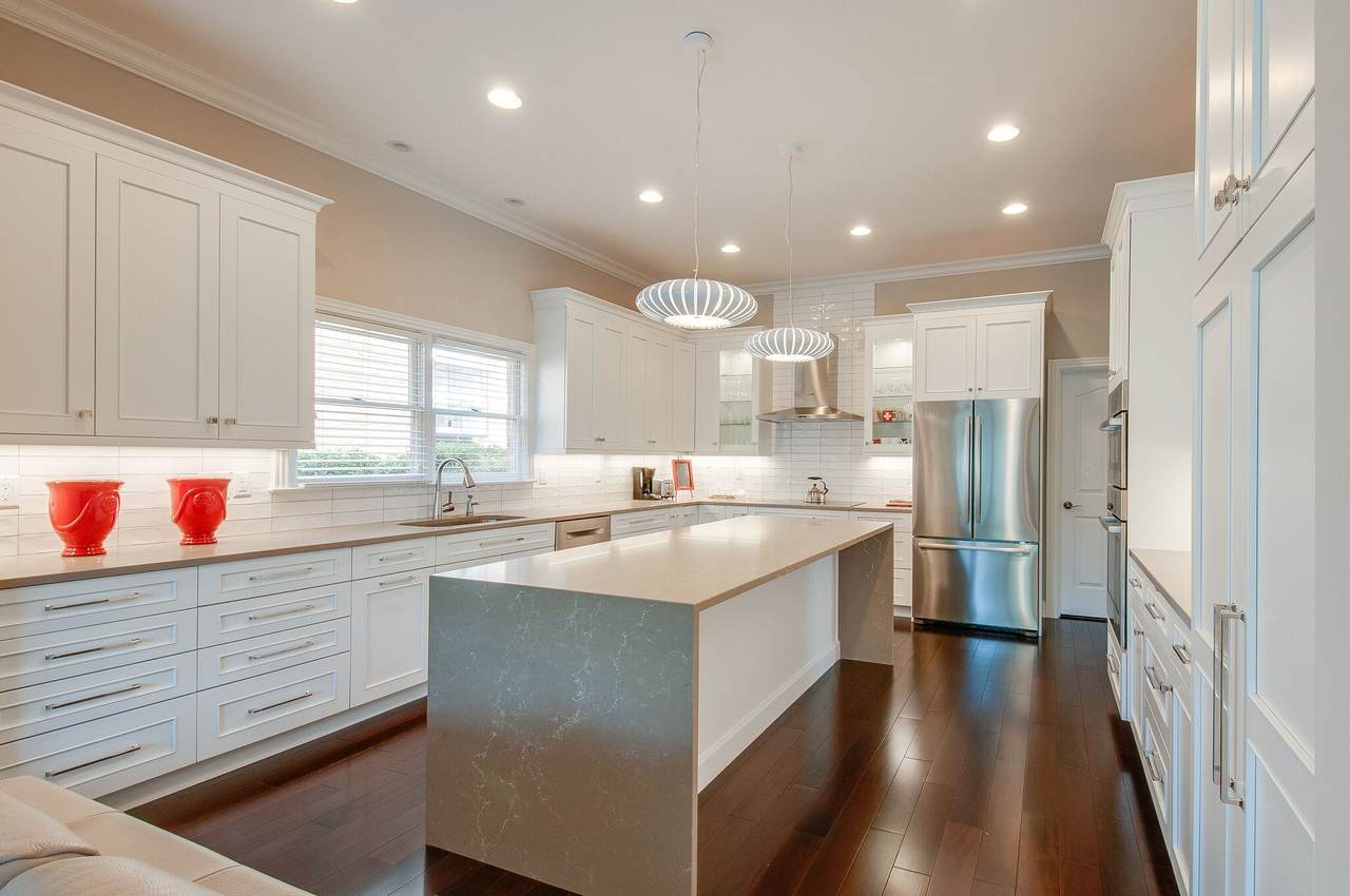 120 Abbottsford - Photo 1