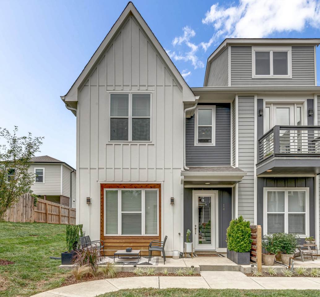 700 James Ave - Photo 1