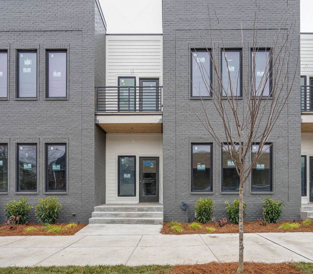 1102 Greenwood Ave - Photo 1