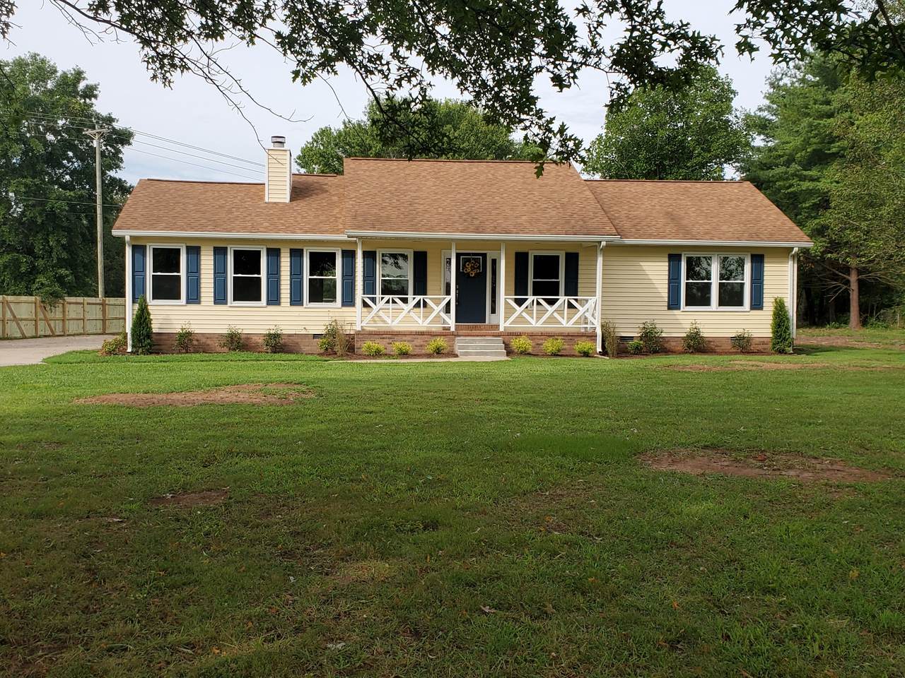 1610 Sparta Pike - Photo 1