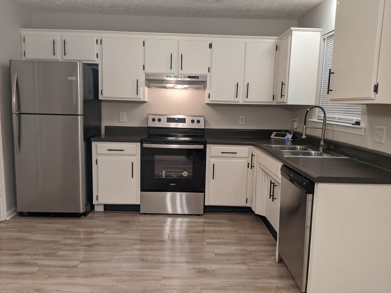 1581 Chariot Dr - Photo 1