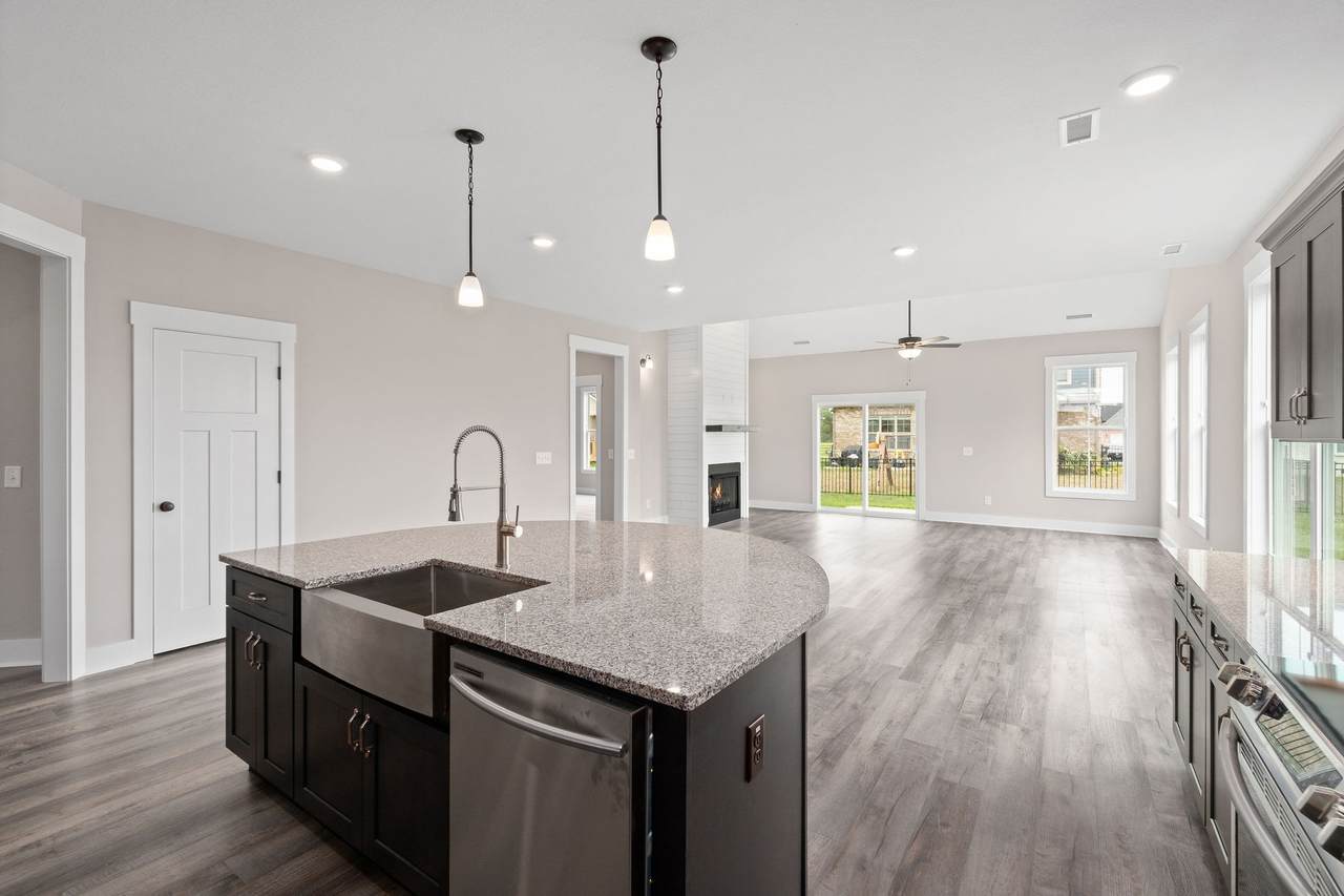 545 Dexter Dr - Photo 1