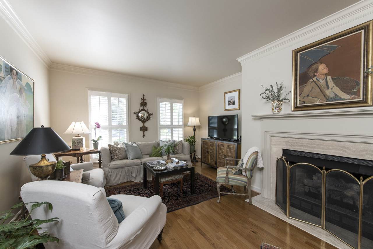 3057 Woodlawn Dr - Photo 1