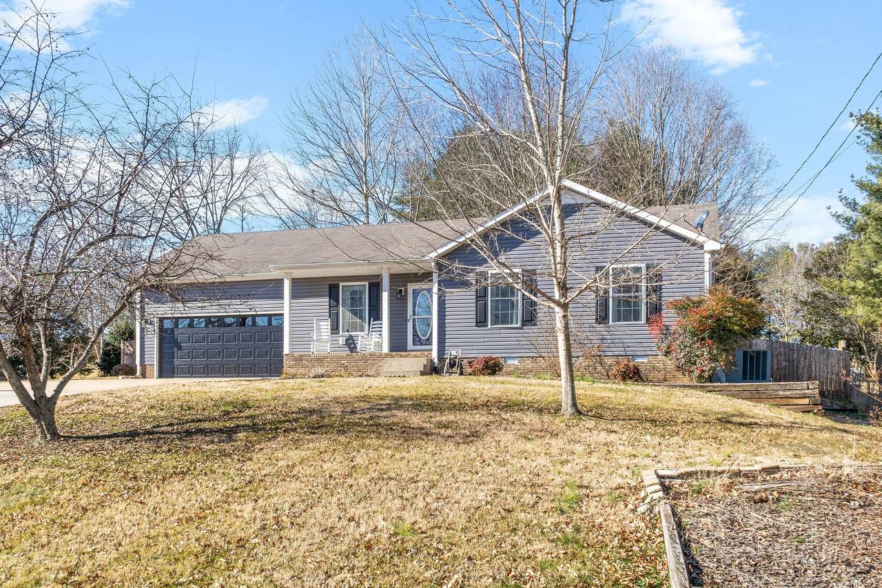 721 Ashwood Dr - Photo 1