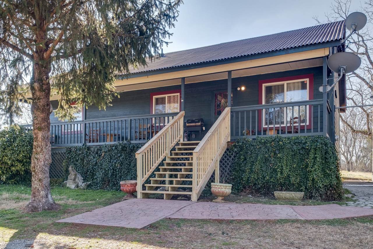 908 Harsh Ln - Photo 1