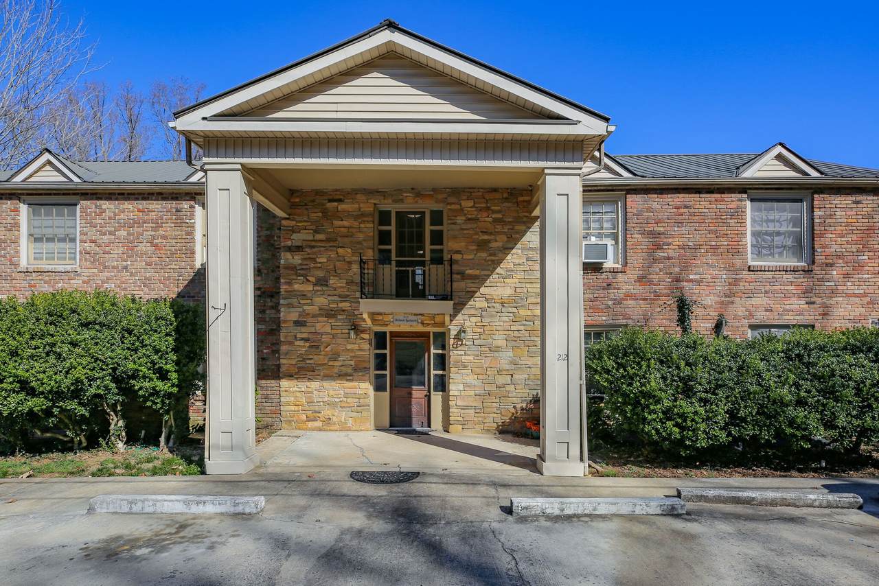 210 212 Westwood Drive - Photo 1