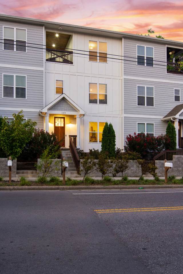 109 Douglas Ave - Photo 1