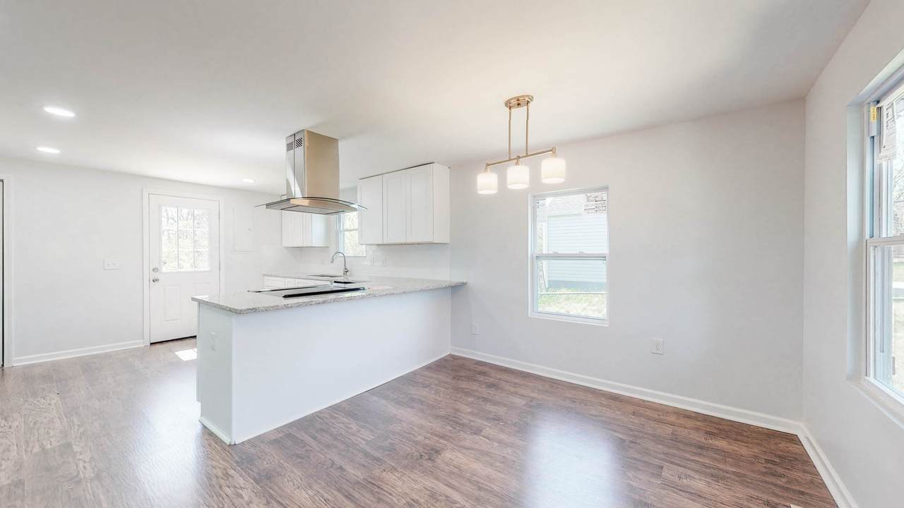 502 Norton Ave - Photo 1