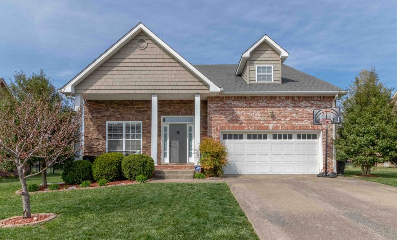 935 Willow Cir - Photo 1
