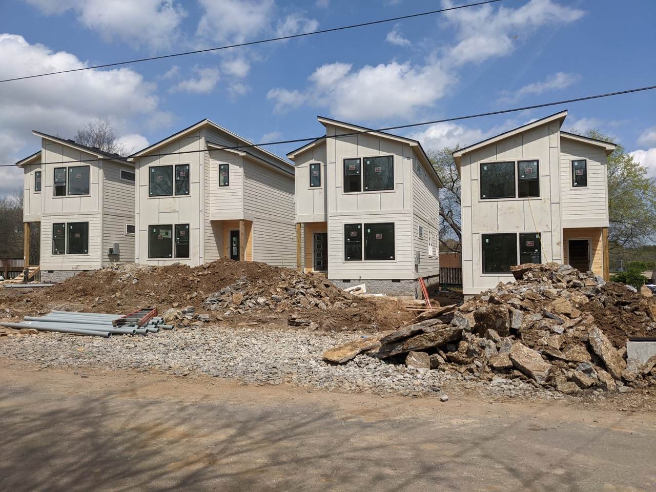100 Shields Ln - Photo 1