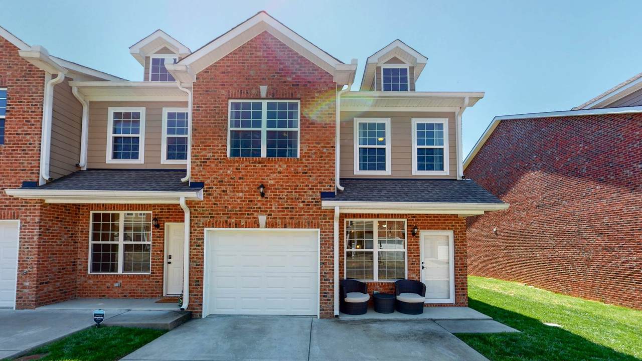 1900 Villa Cir - Photo 1