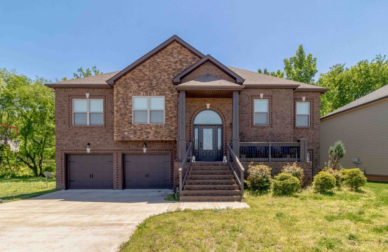 702 Cavalier Dr - Photo 1