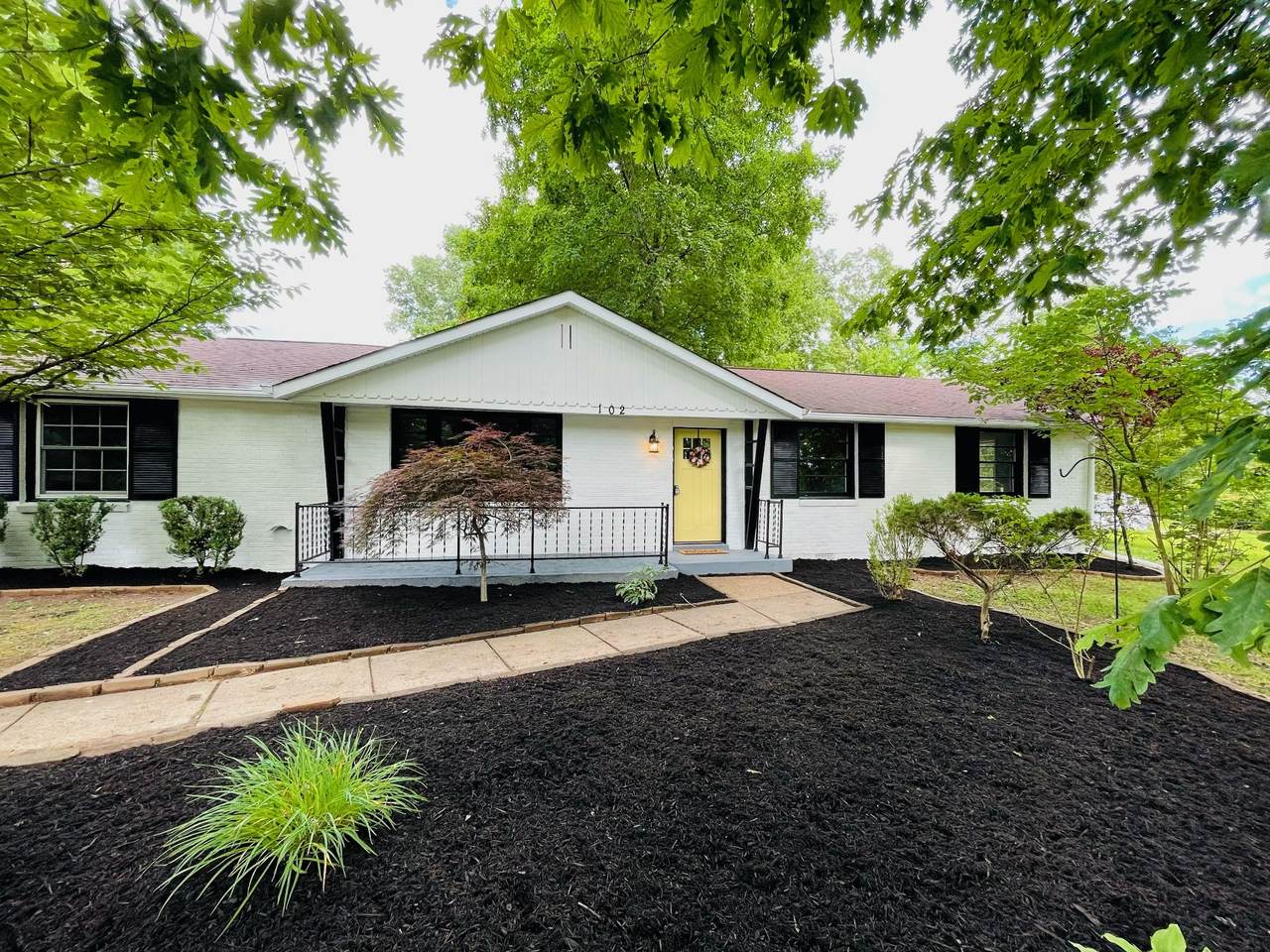 102 Preston Dr - Photo 1