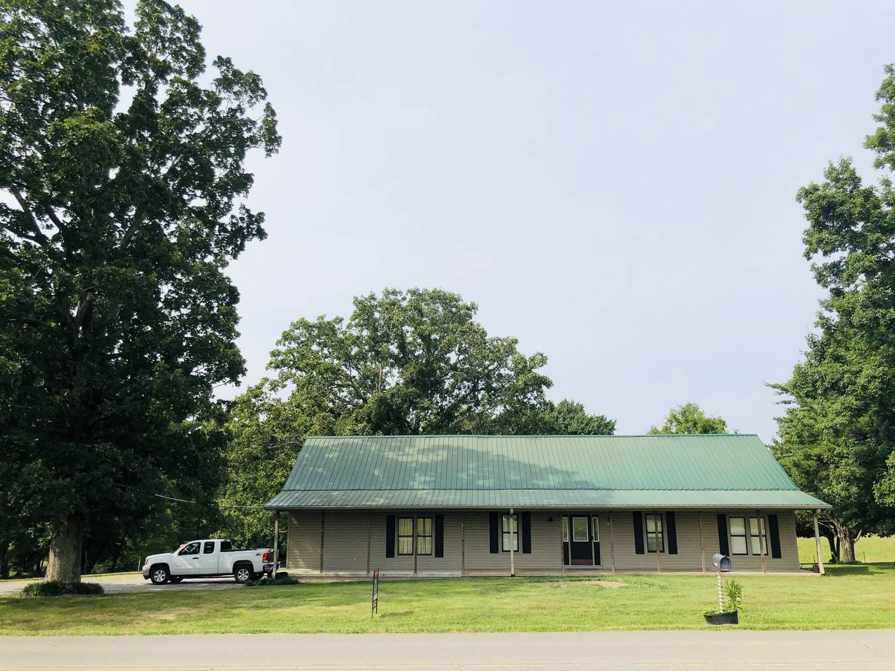 1043 Mount Zion Rd - Photo 1