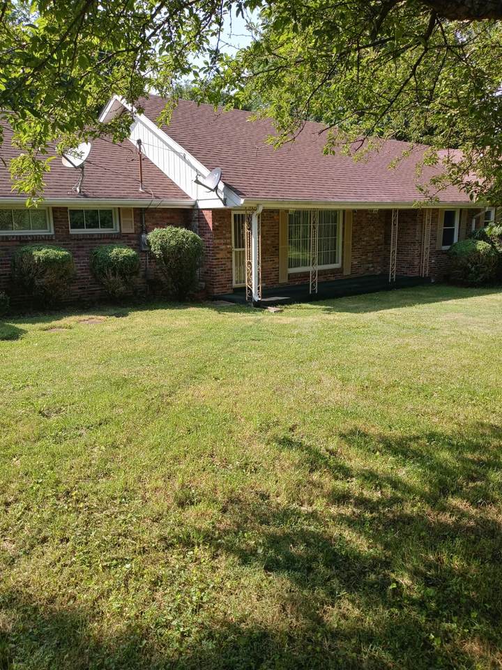 1300 Saunders Ave - Photo 1