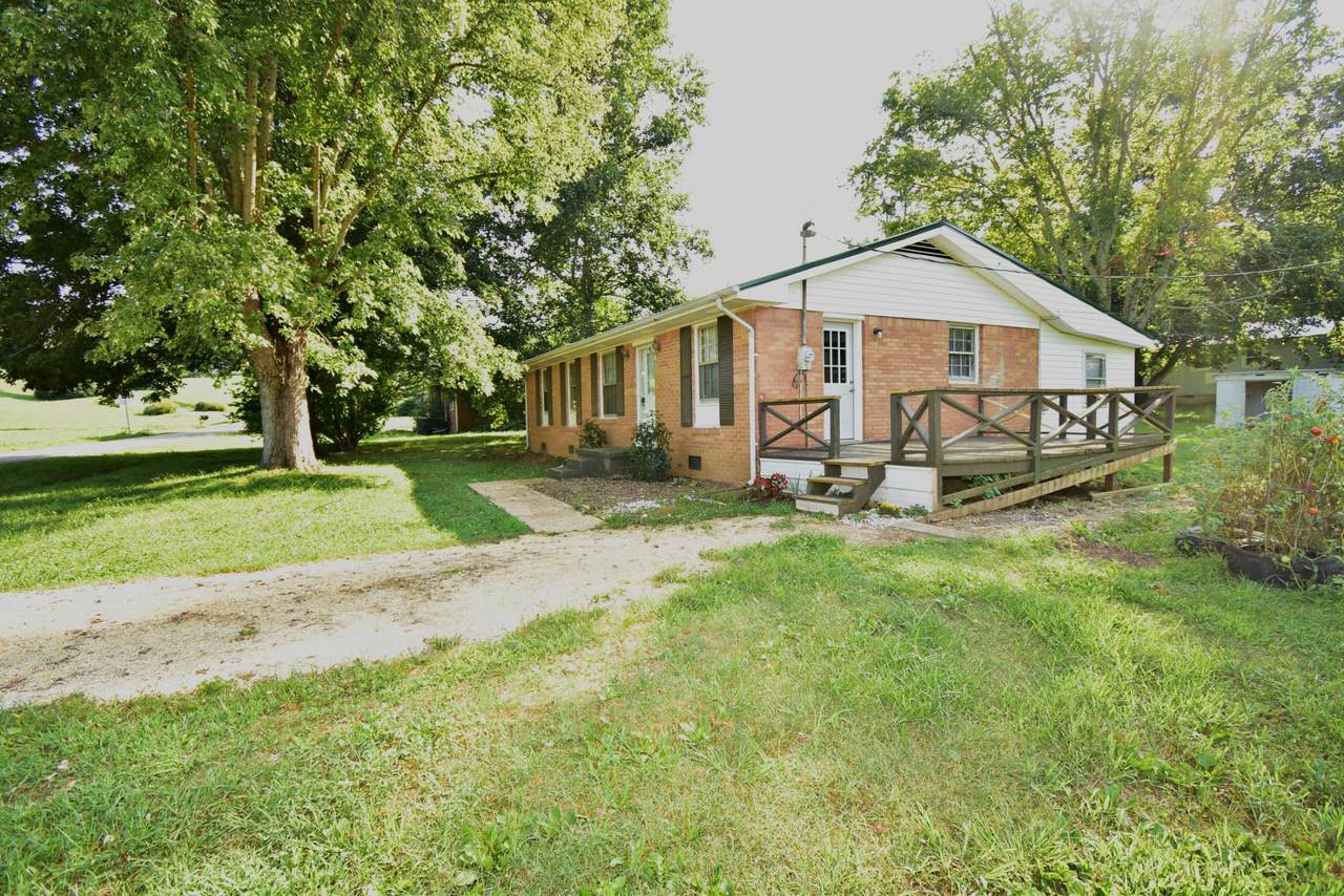 609 Hill View Dr - Photo 1
