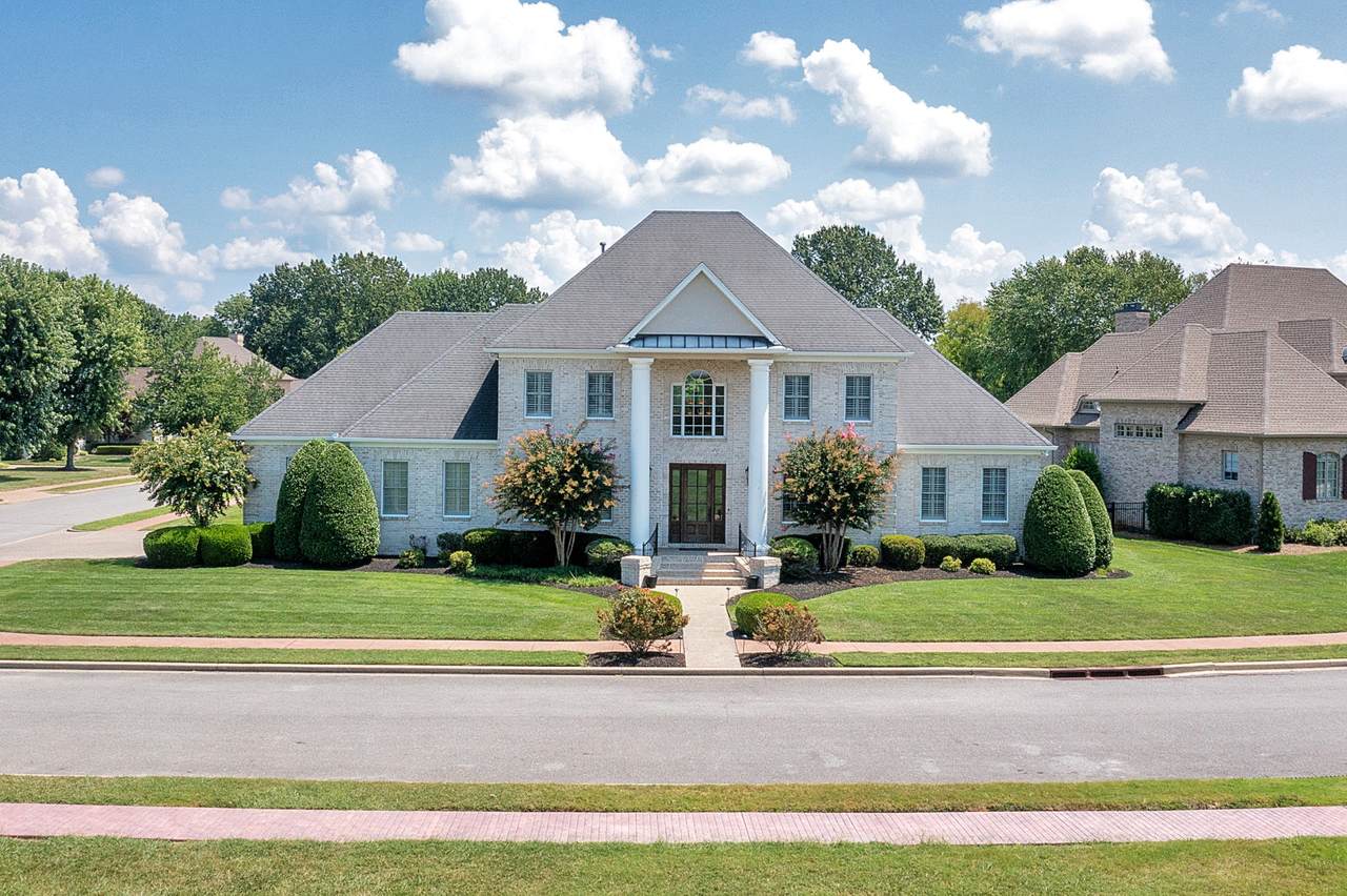 915 Plantation Way - Photo 1