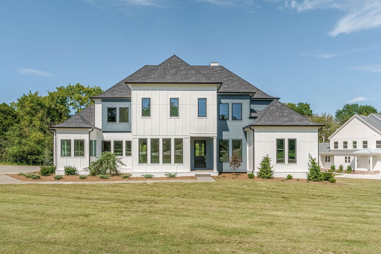 848 W Hillwood Dr - Photo 1