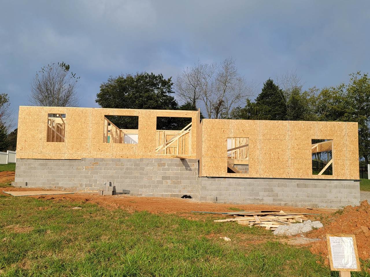 1318 Everwood Dr - Photo 1