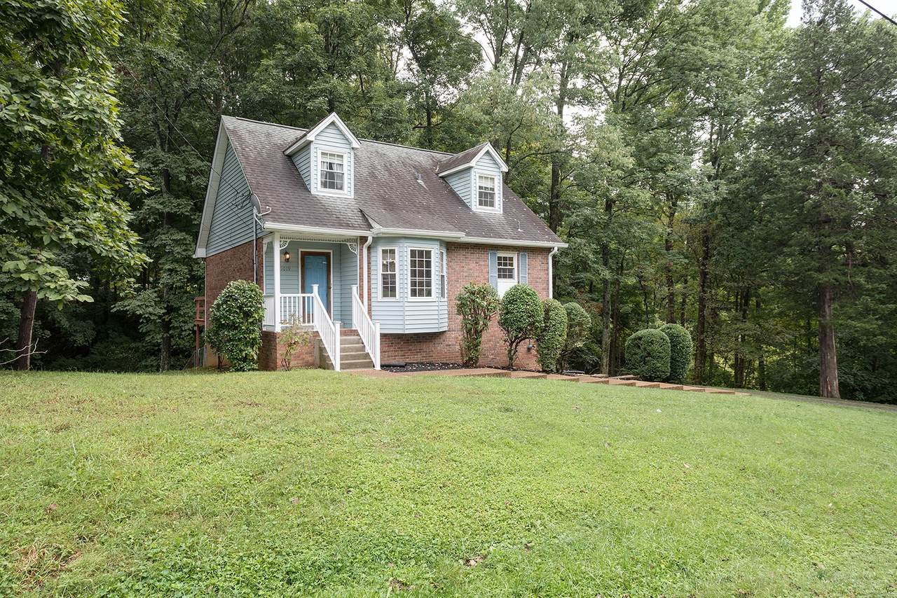1019 Greenwood Ln - Photo 1