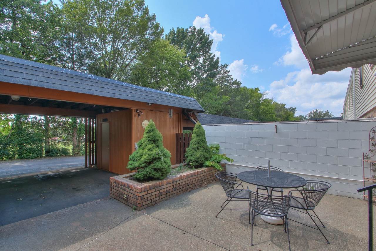 194 Lake Chateau Dr - Photo 1