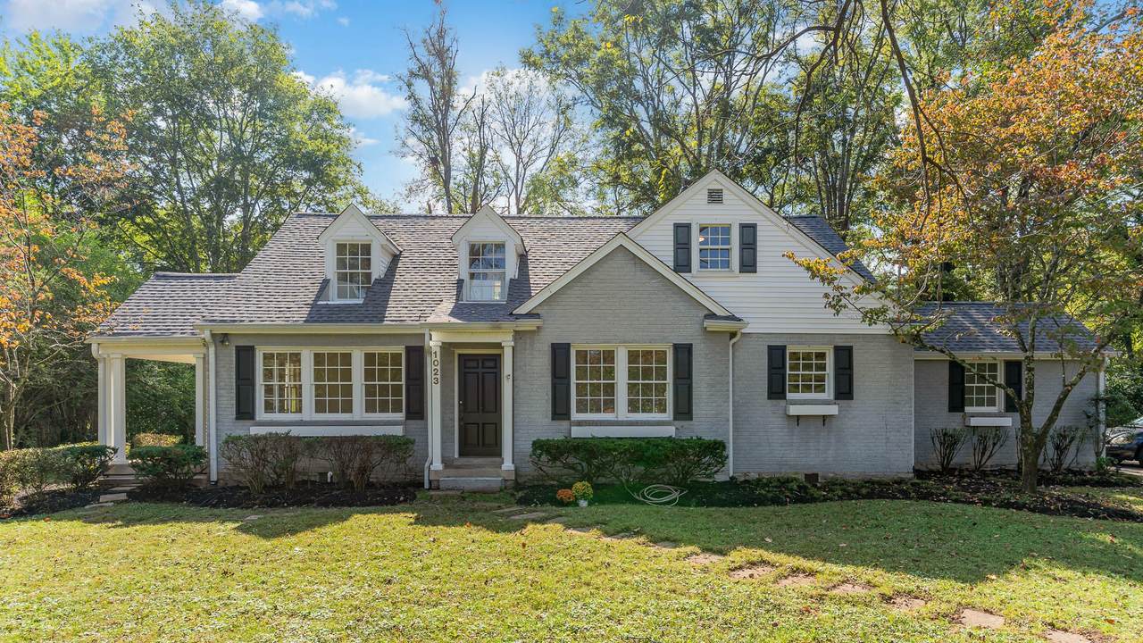 1023 Woodvale Dr - Photo 1