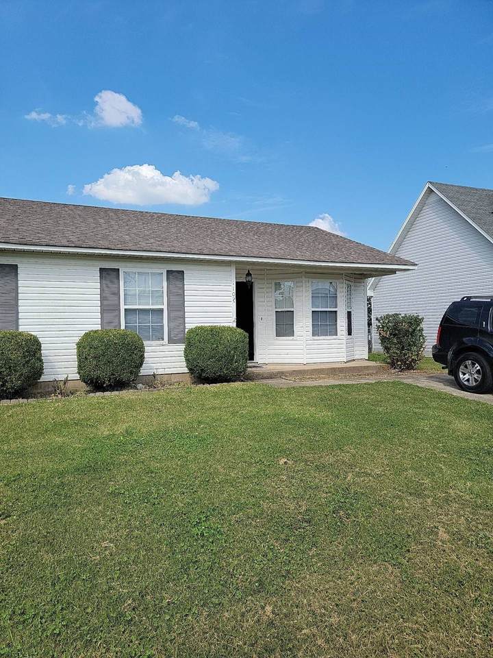 1102 Timothy Ave - Photo 1