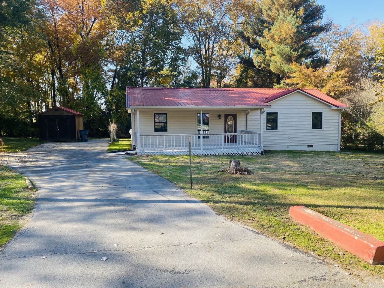 105 Cascade Ave - Photo 1