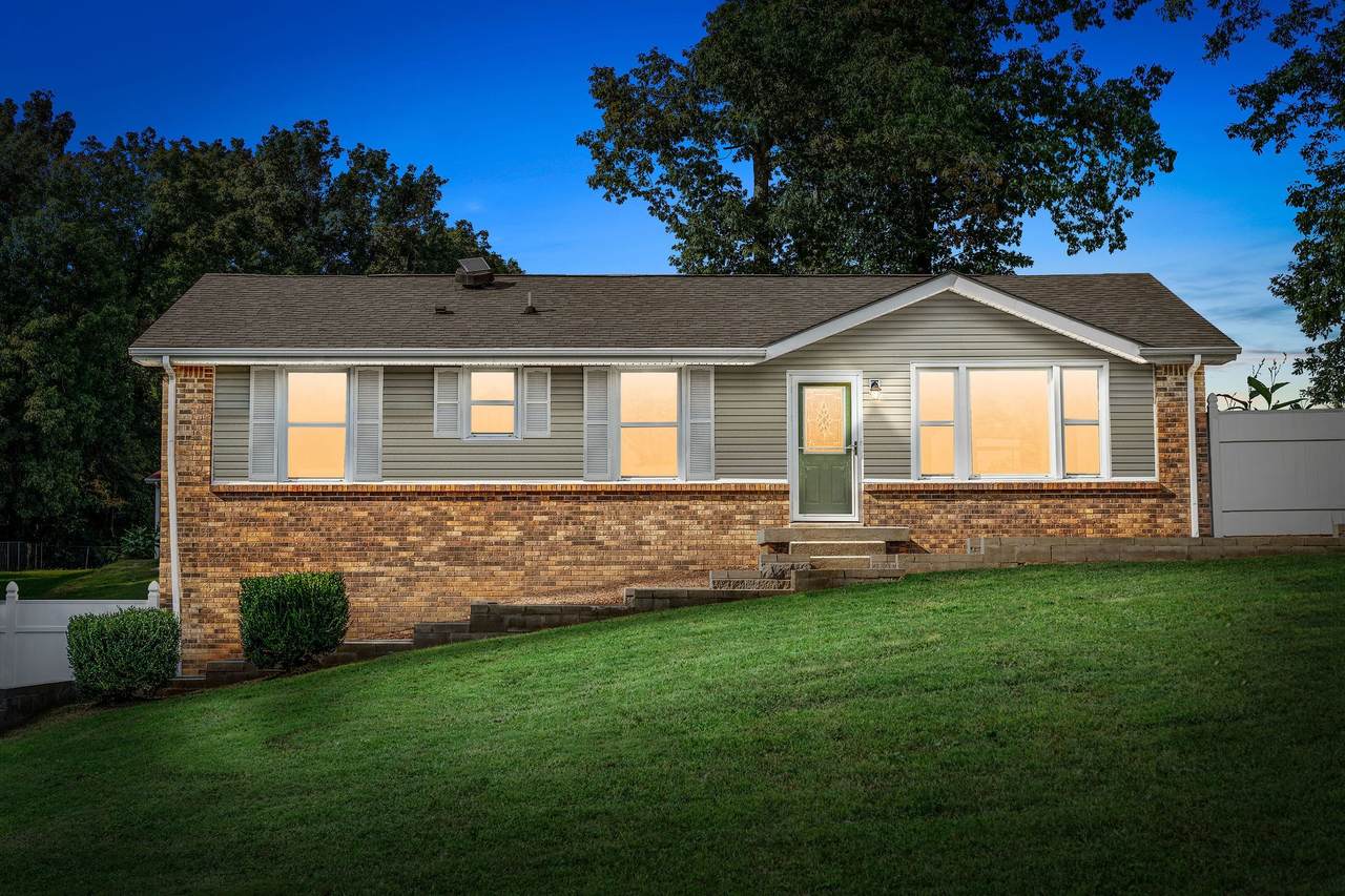 27 Leonard Dr - Photo 1