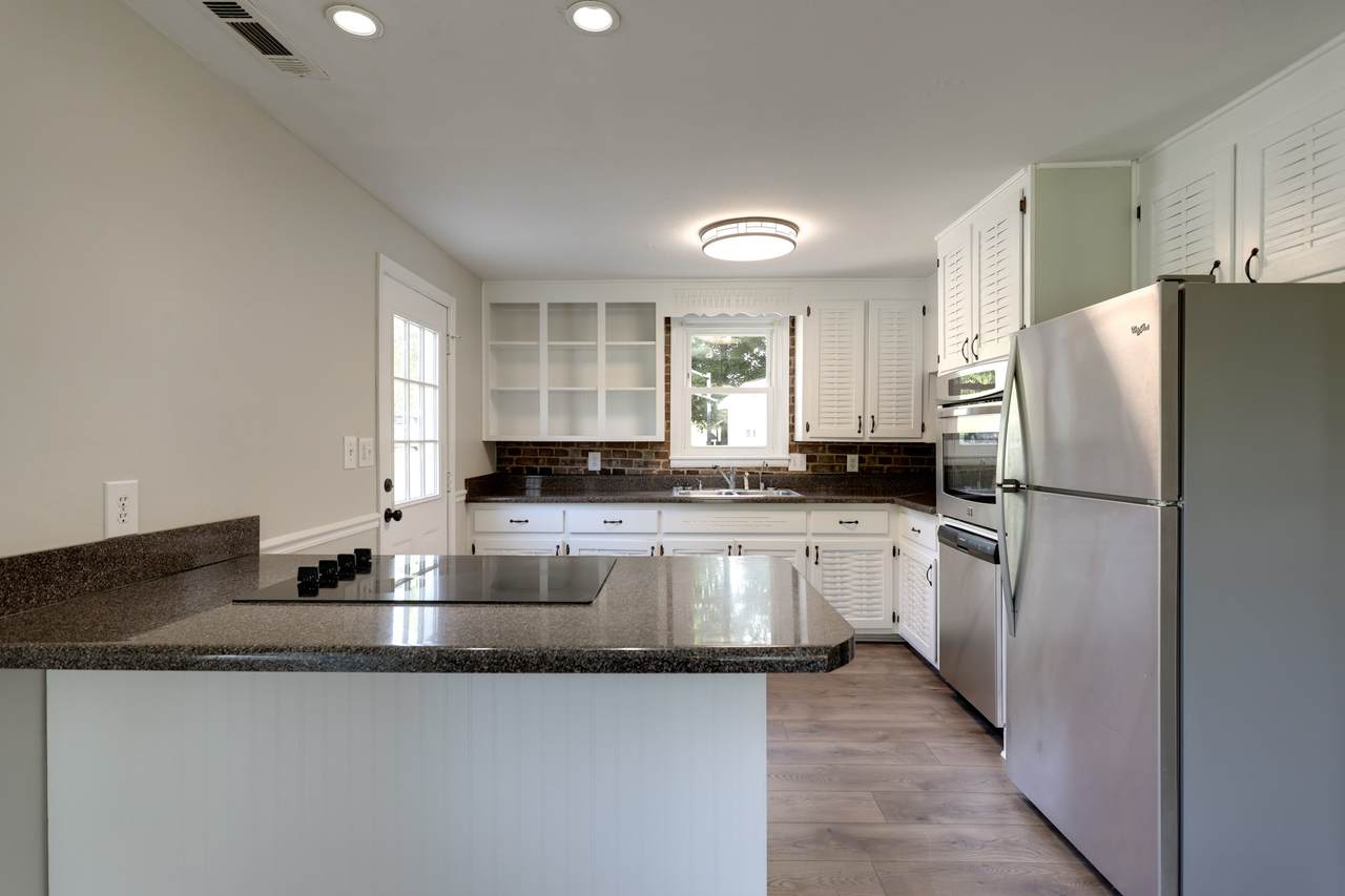 2045 Old Greenbrier Pike - Photo 1