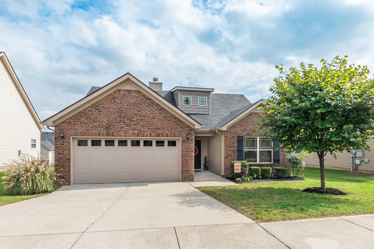 1044 Lindyn Lee Way - Photo 1